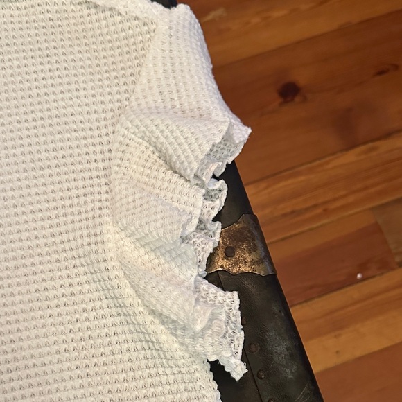 Love Riche White Textured Ruffle Crop Top - Picture 3 of 4